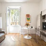 Apartment Pied-A-Roma *