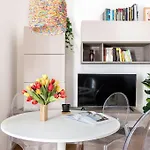 Apartment Pied-A-Roma